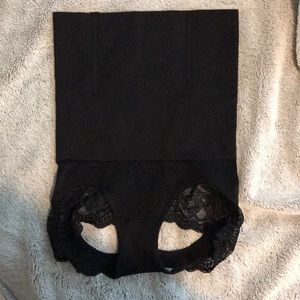 Waist trainer with butt lifter